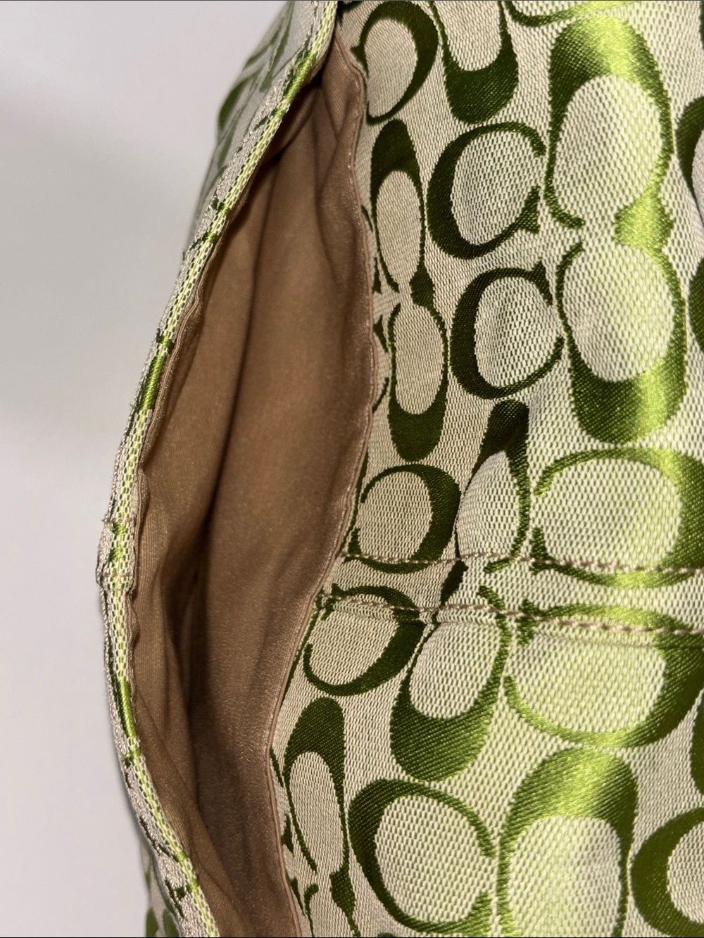 vintage Y2K-era Coach Soho Signature Flap Bag (specifically style F15668) - Picture 10 of 16